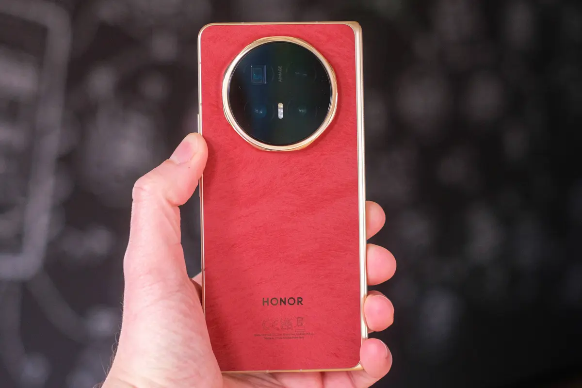 O acabamento muda sob diferentes luzes