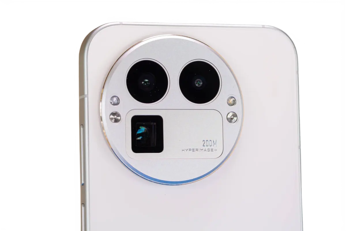 Vazamentos do Realme GT 9 Pro indicam câmeras duplas de 200MP